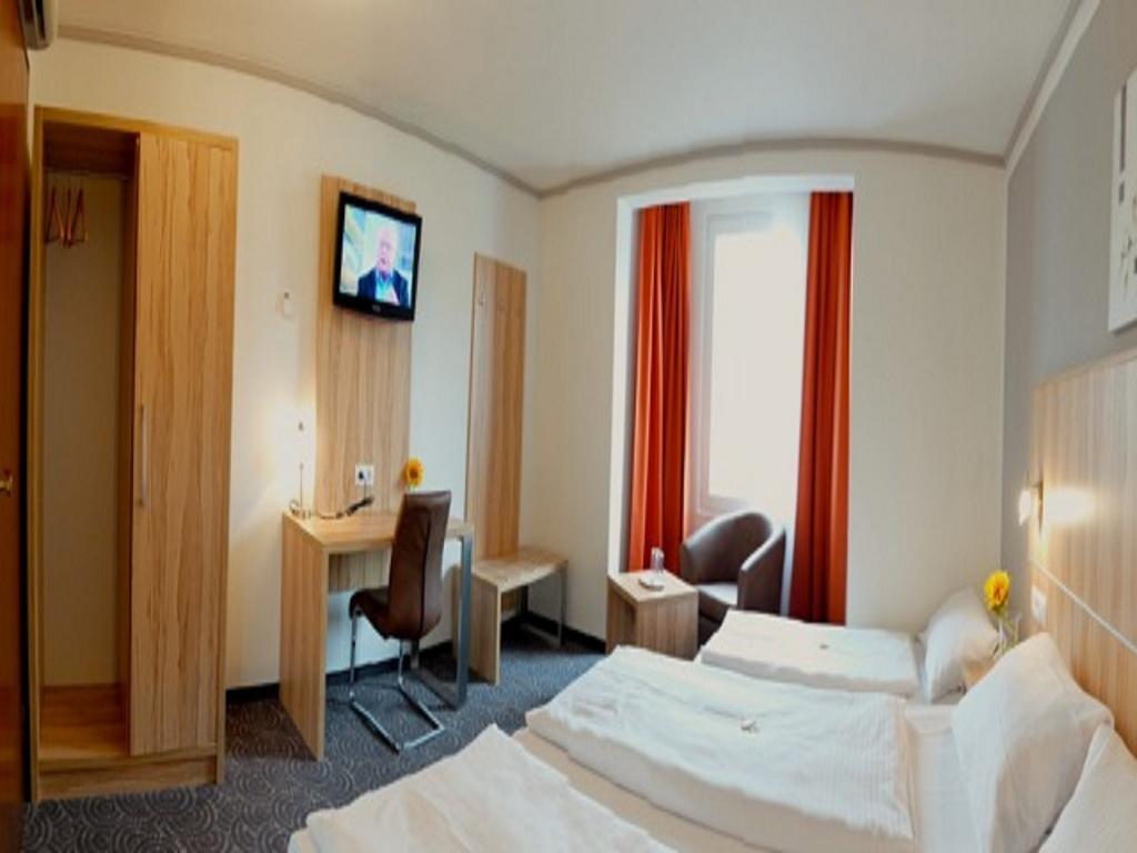 Hotel Am Schelztor Esslingen am Neckar Bilik gambar