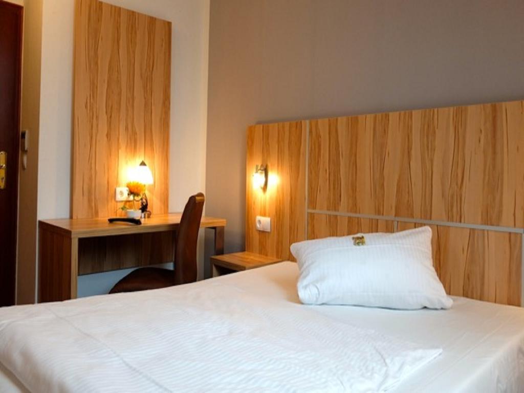 Hotel Am Schelztor Esslingen am Neckar Bilik gambar