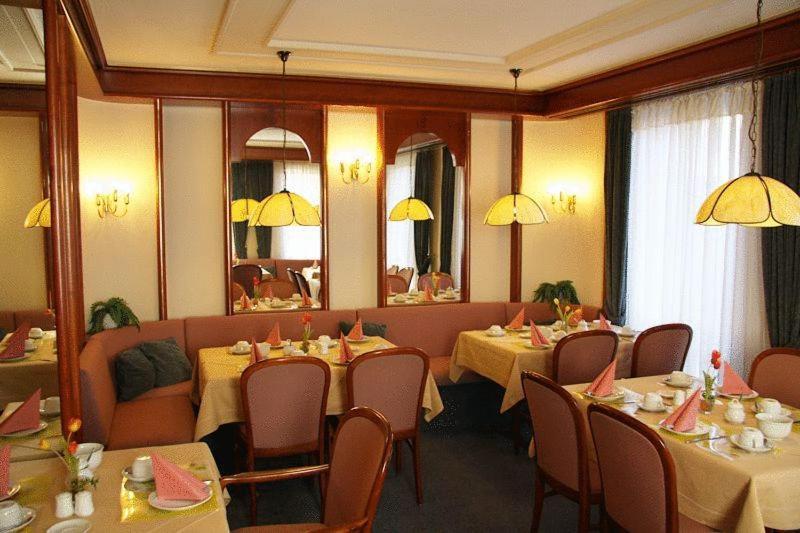 Hotel Am Schelztor Esslingen am Neckar Luaran gambar